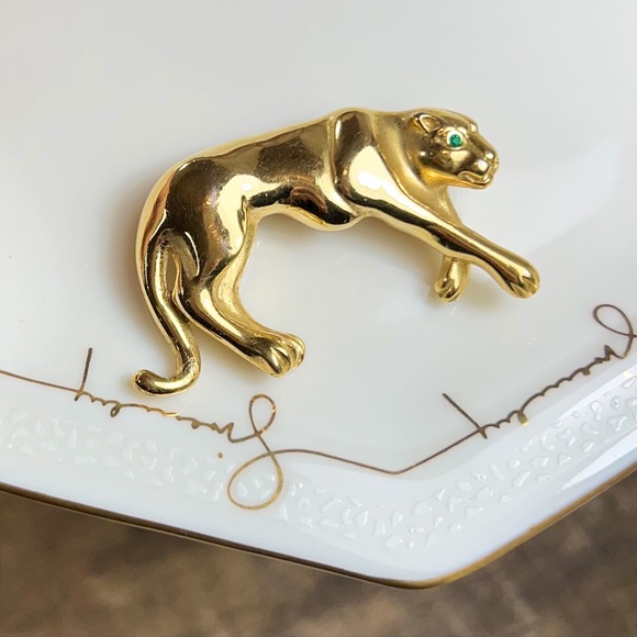 Givenchy Rare Vintage Lioness W/ Crystal Emerald Eyes Brooch - Picture 4 of 8